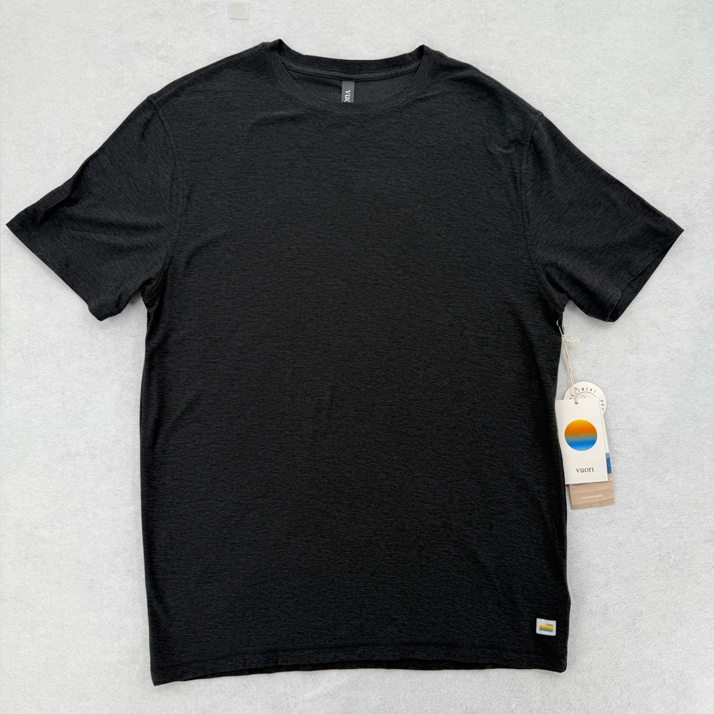 NWT Vuori‎ Men's Strato Tech Tee Charcoal Heather Medium
